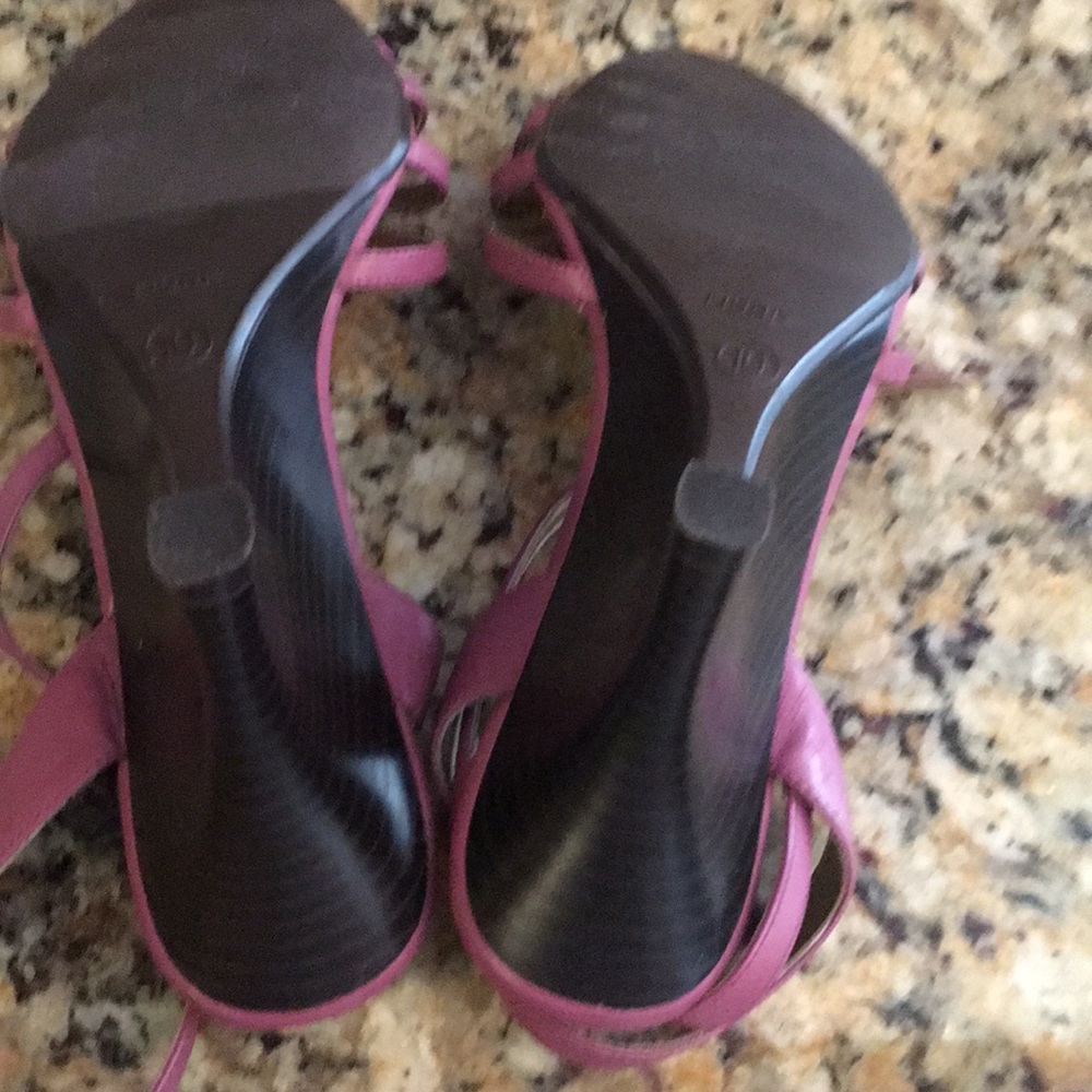 Shoes - Picture 3 of 4